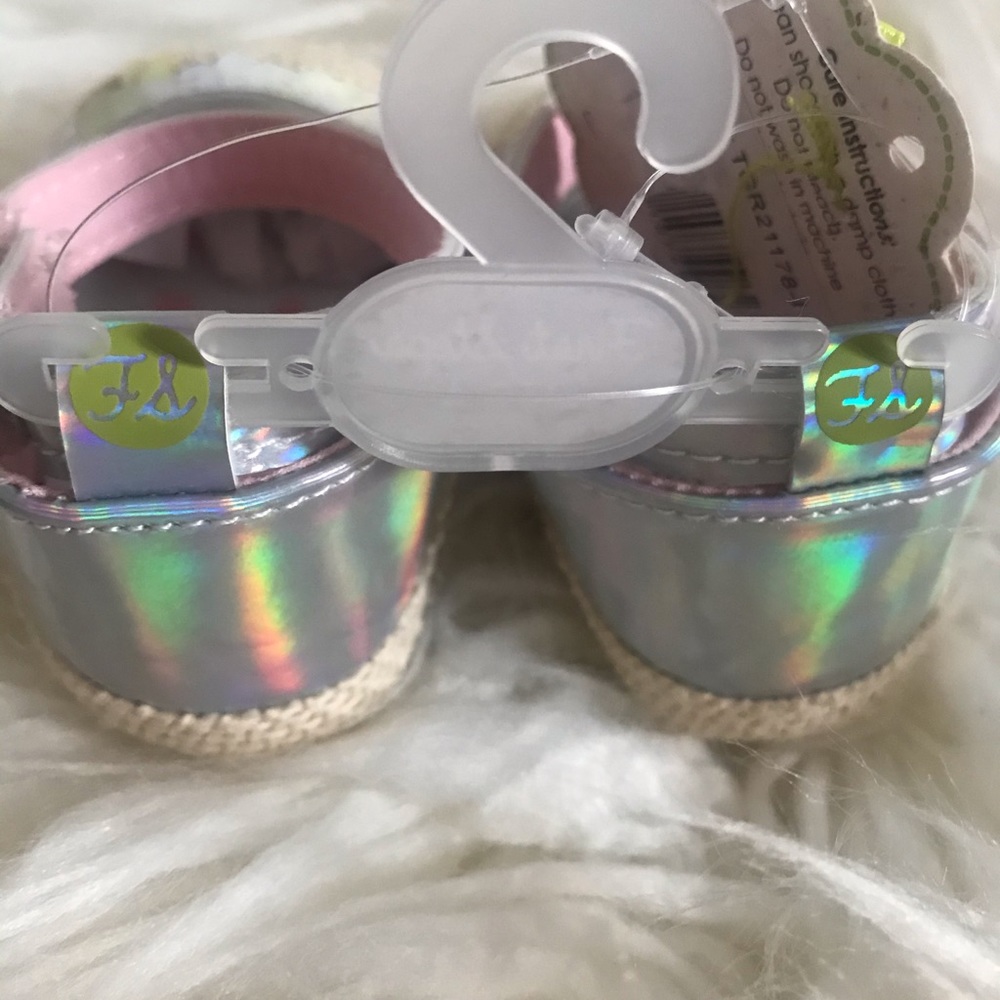NWT ๐ Baby Sandals - Picture 3 of 3